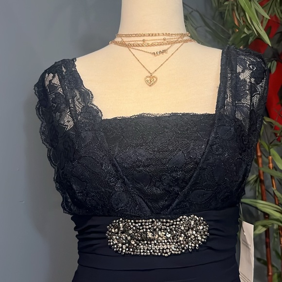 Betsy and Adam Dark Navy silver color Cocktail Dress With Lace Accents Size 4 - Picture 5 of 13